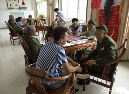 ���^�F���I(y��)���g(sh��)�W(xu��)Ժ�Ӱ��tɫС���(du��)��(l��i)���Ӱ���һ����Ժ�����ϱ���