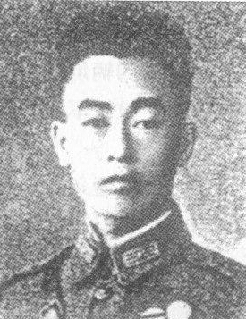 ����t��1905��9�������F��ʡ�󲨿h����1926���������S��܊�ٌW(xu��)У��5�ڲ����ƌW(xu��)��(x��)��1937��������t�����ʲ�������������������(zh��n)��ؓ(f��)؟(z��)���ؼζ�һ�������˔��˶���M(j��n)����������(hu��)��(zh��n)��������t�����ʲ��D(zhu��n)�Ƶ����֮����(zh��n)���_ʼ�Γ����(d��ng)����܊�{(di��o)����(y��u)��(sh��)������������t�c������ʿ�����ڽ��u�I(l��ng)������t��������ʿ���c��܊����(zh��n)������ҹ�� 1939��2��������t�����ʲ�������𣨲����䣨������·������܊�������Ď��F(tu��n)����(zh��n)�У����ұ���������������ѳ����