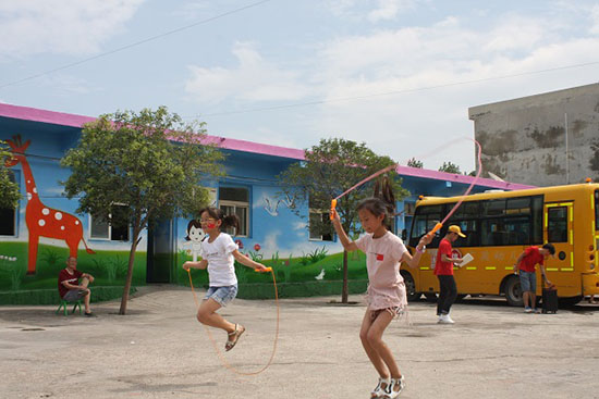 ���Ϲ��I(y��)��W(xu��)��(j��ng)��(j��)�Q(m��o)�׌W(xu��)Ժ����ϵ�P�h�������ж������������(sh��)�`�(du��)������ʡƽ�ɽ���P�hѦ���(zh��n)���Ӝϴ���ӢС�W(xu��)�_չ֧�̻�����e�k��ӢС�W(xu��)��һ��Ȥζ�\(y��n)�ӕ���׌�W(xu��)���w���W��ƥ�˾������D�����K��ِ��