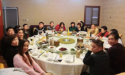 ���İ�̎�����l(xi��ng)���ҵļ��l(xi��ng)�������ھW(w��ng)���´����L(f��ng)���(d��ng)�У���(sh��)�������Ը��صľW(w��ng)��ͨ�^�R�^�����ֺ�΢ҕ�lӛ����Լ��ڼ��l(xi��ng)����Ҋ�������@Щƽ��(sh��)�Ľ�����������֟o(w��)���B͸������Đۡ����^��ÿһ�c(di��n)΢С��׃�������ǰl(f��)�����l(xi��ng)�H��߅�Ĵ��������ܽo�l(xi��ng)�H���������ī@�ø����͌�(du��)�Լ����l(xi��ng)���Ժ����M�㡭��Ԕ��(x��)�� 