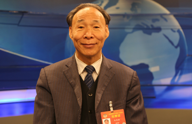 全國政協(xié)常委、中國作家協(xié)會副主席白庚勝：民族文化的保護(hù)與發(fā)展