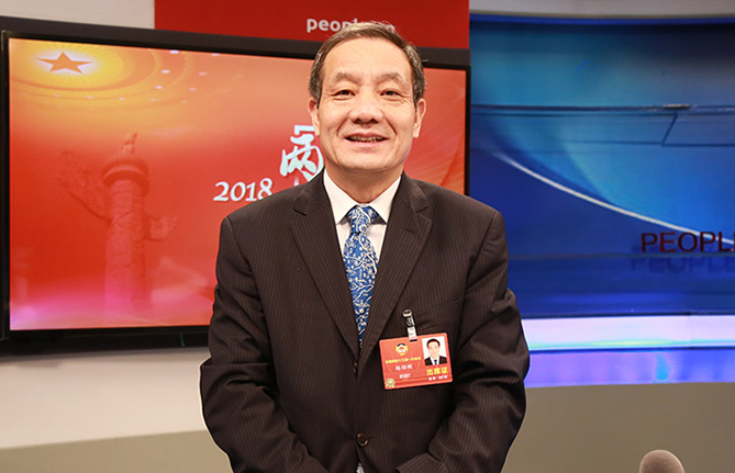 全國(guó)政協(xié)常委、湖南省人大常委會(huì)副主任楊維剛：創(chuàng)建“數(shù)字政府”賦能數(shù)字經(jīng)濟(jì)發(fā)展