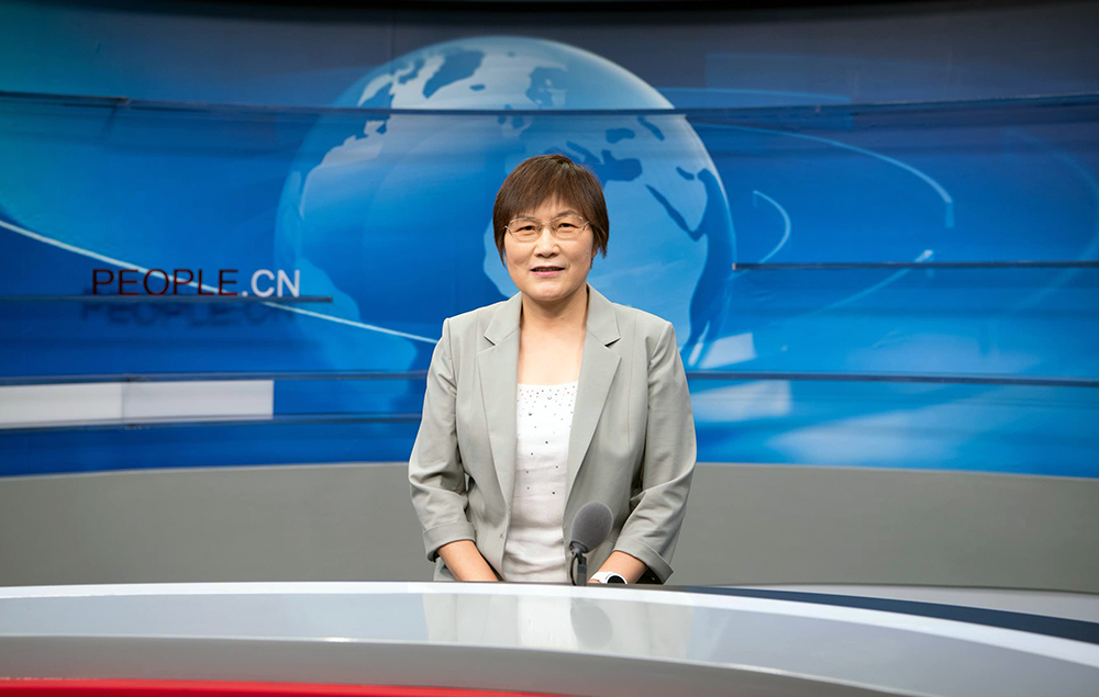 中國兒童中心黨委書記叢中笑接受人民網(wǎng)采訪。人民網(wǎng) 楊華龍攝